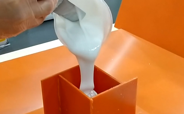 模具硅橡膠灌模時間是什么？