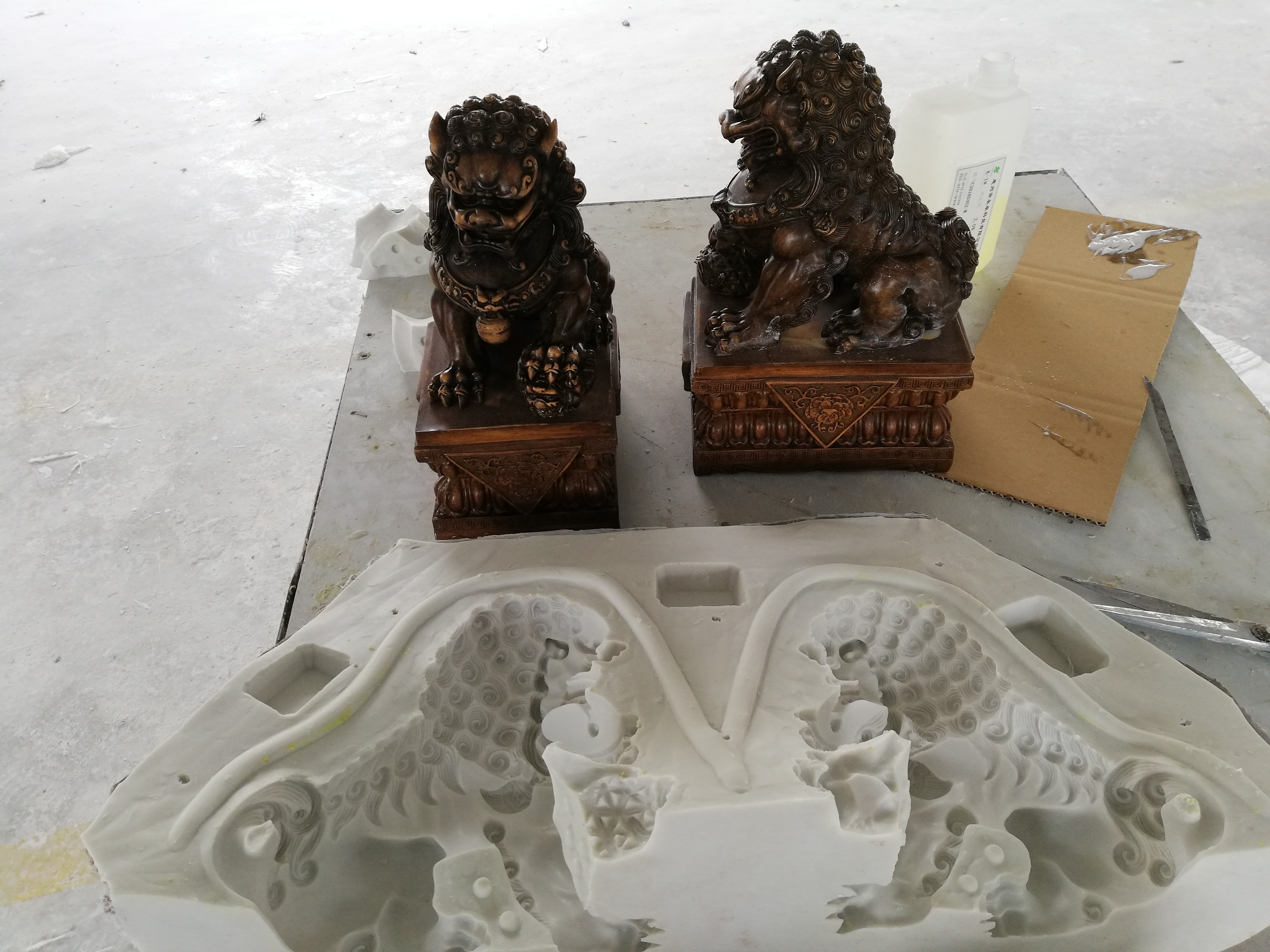 模具硅膠翻模樹脂工藝品出現(xiàn)燒模情況怎么辦 ？
