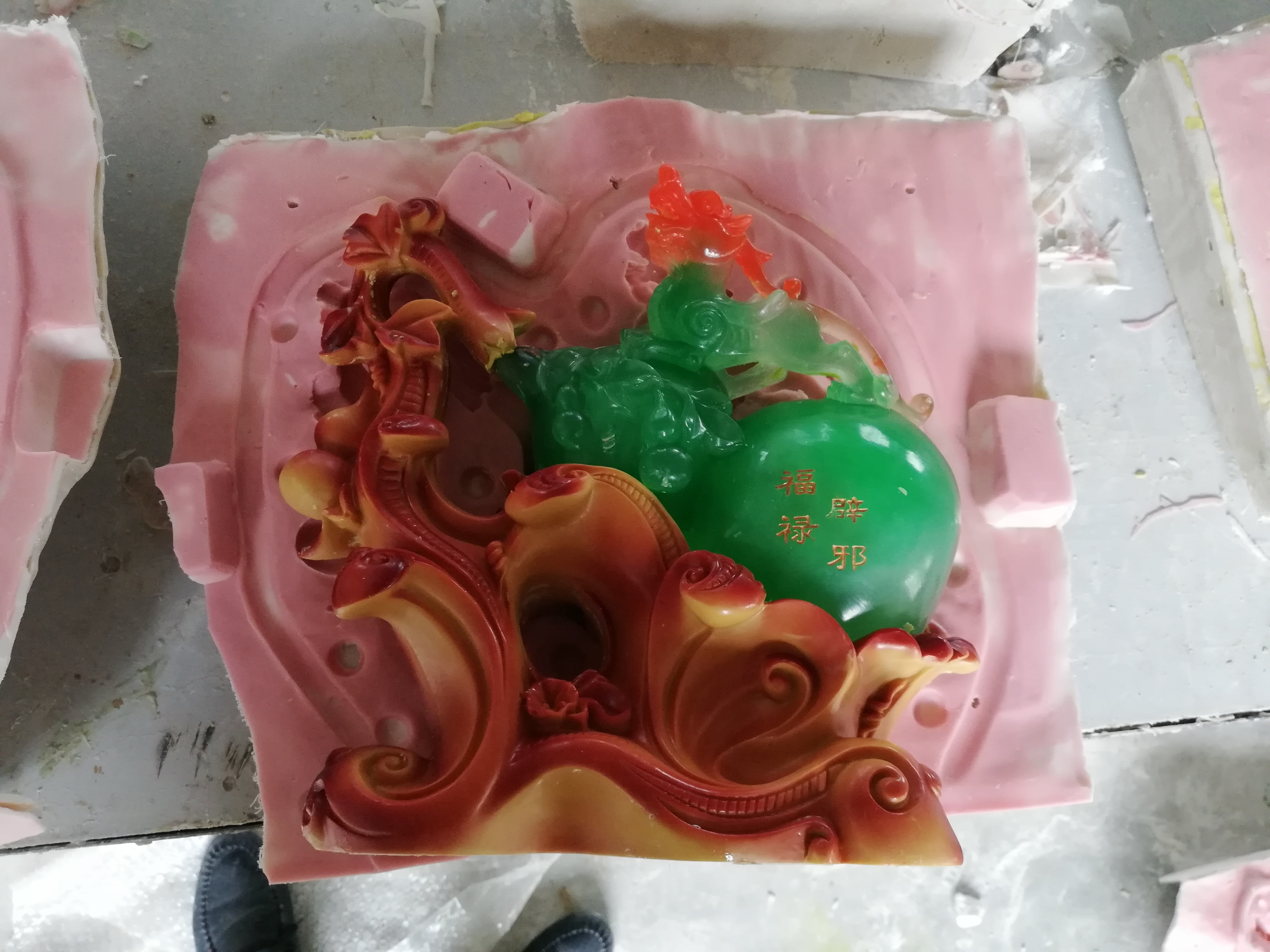 工業(yè)級模具硅膠不耐高溫怎么辦？