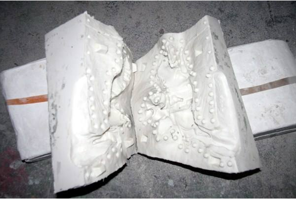 如何避免模具硅膠制品破裂？